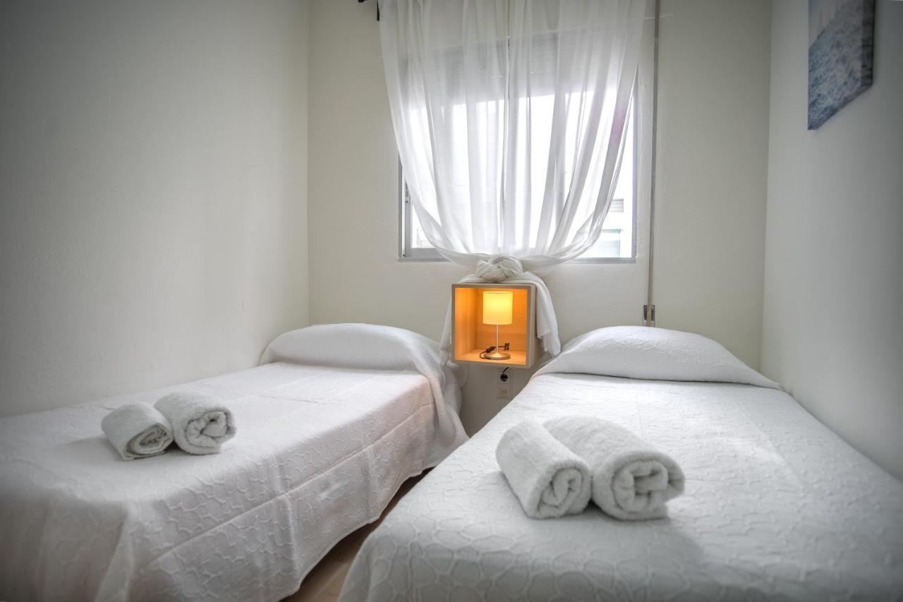 Delfín Playa Basic Ha Apartment Cadiz Bagian luar foto